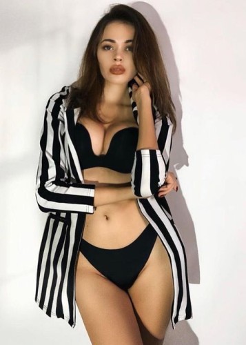 Яна, Г. Горбатов